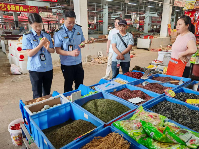 筑牢“放心吃”安全防線！成都召開農產品批發市場監管現場會